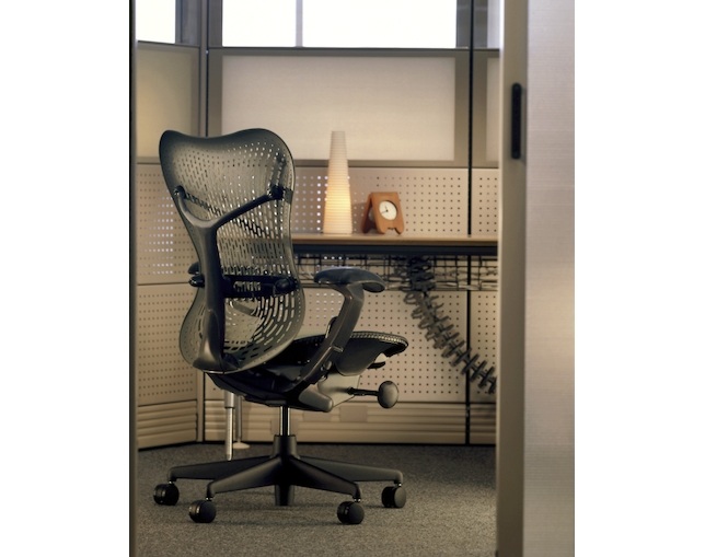 ハーマンミラー(Herman Miller) Mirra Chairの写真