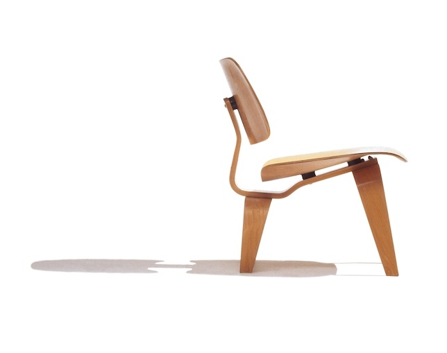 ハーマンミラー(Herman Miller) Eames Molded Plywood Lounge Chair ウッドレッグの写真