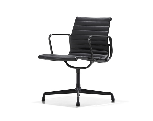 ハーマンミラー(Herman Miller) Eames Aluminum Group Side Chair 4本脚タイプ アーム付のメイン写真