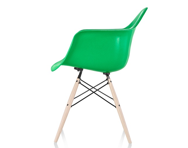 ハーマンミラー(Herman Miller) Eames Molded Fiberglass Armchair Dowel Baseの写真