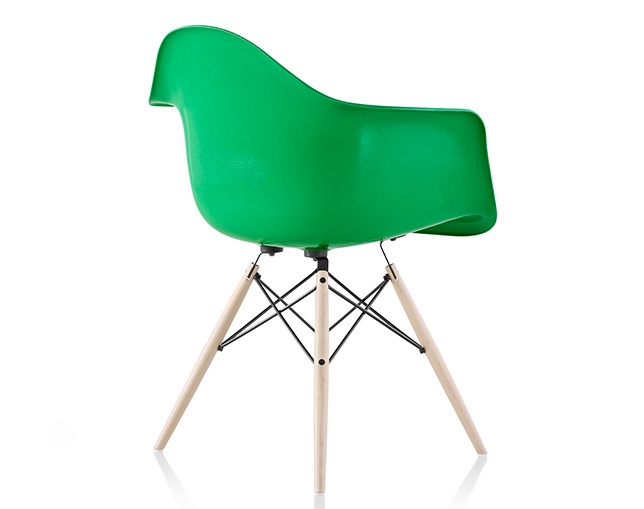 ハーマンミラー(Herman Miller) Eames Molded Fiberglass Armchair Dowel Baseの写真