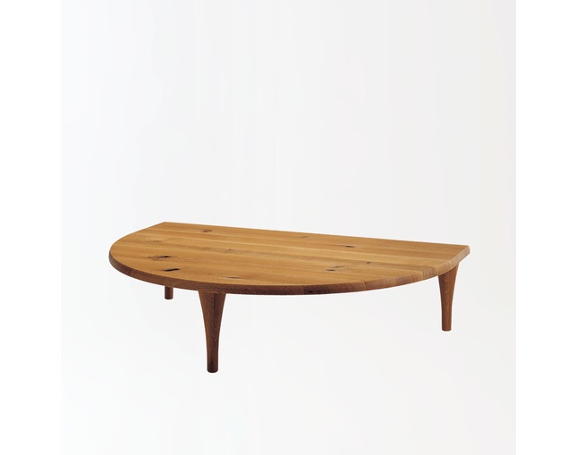 HIDA（飛騨産業株式会社） 半円形リビングテーブルの写真