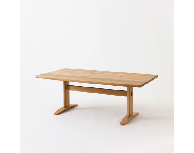 HIDA（飛騨産業株式会社） テーブル(片側R形天板)の写真