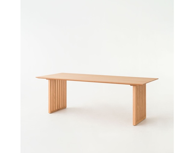 HIDA（飛騨産業株式会社） テーブルの写真