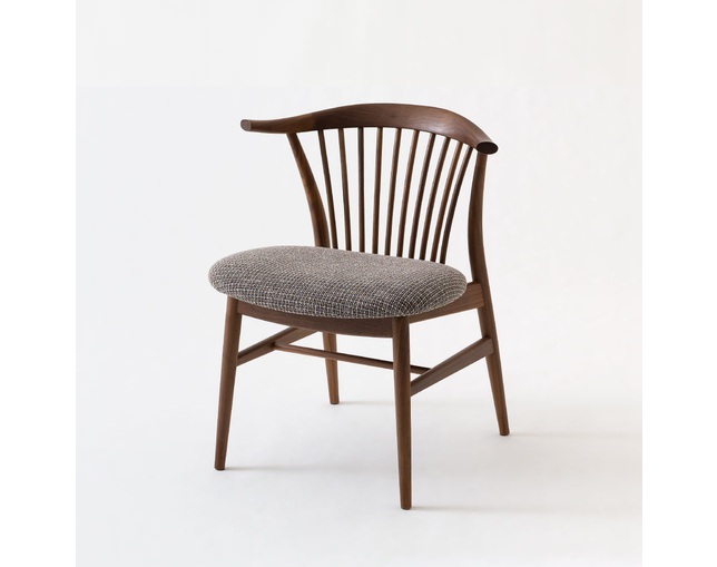 HIDA（飛騨産業株式会社） セミアームチェアの写真