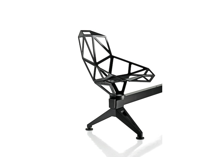 MAGIS(マジス) Chair_One Public Seating System 2(4シートベース+シート×3+ミニテーブル)の写真