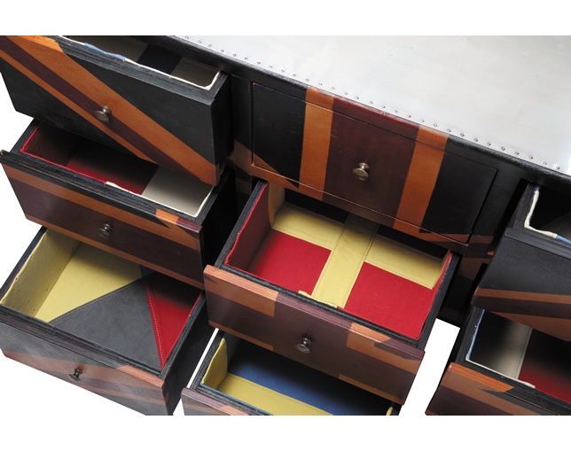 HALO （ハロ） REGIMENT 9DRAWERS CHESTの写真