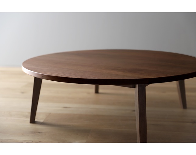 高野木工(TAKANO MOKKOU/タカノ モッコウ) ラウンドリビングテーブルの写真