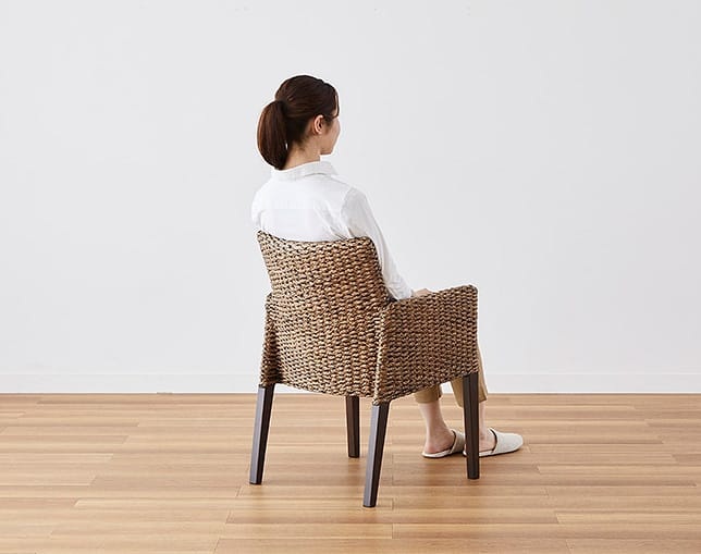a.flat(エーフラット) MOON dining arm chair (hyacinth)の写真