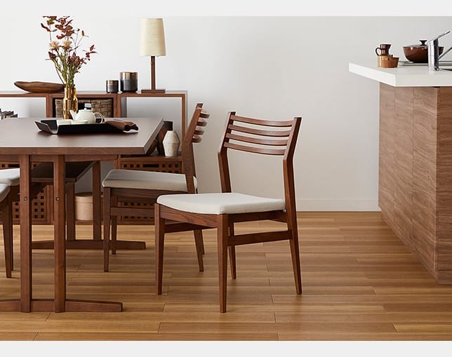 a.flat(エーフラット) Wood dining chair v03 (GB)の写真
