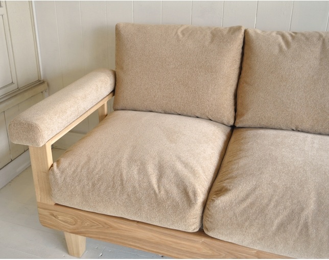 イヌイットファニチュア(inuit furniture) A-82 ソファの写真