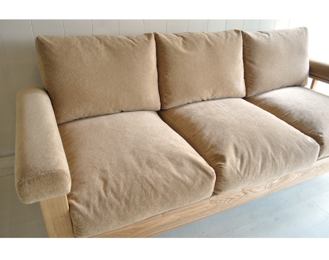 イヌイットファニチュア(inuit furniture) A-82 ソファの写真