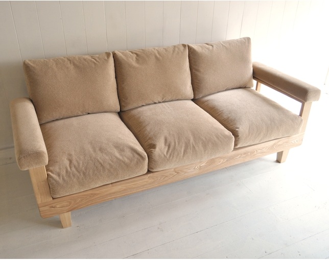 イヌイットファニチュア(inuit furniture) A-82 ソファの写真