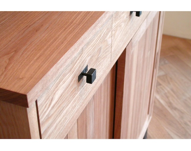 イヌイットファニチュア(inuit furniture) B-38 キッチンキャビネットの写真