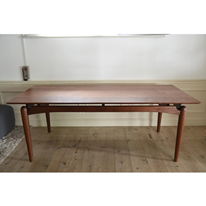 Luxテーブル Realspace Molded Plastic Top Folding Table 29 H x 48 W x 24