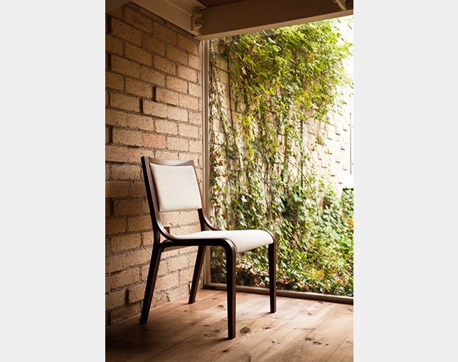 FUJI FURNITURE(フジファニチア) アームレスチェア D03800Nの写真