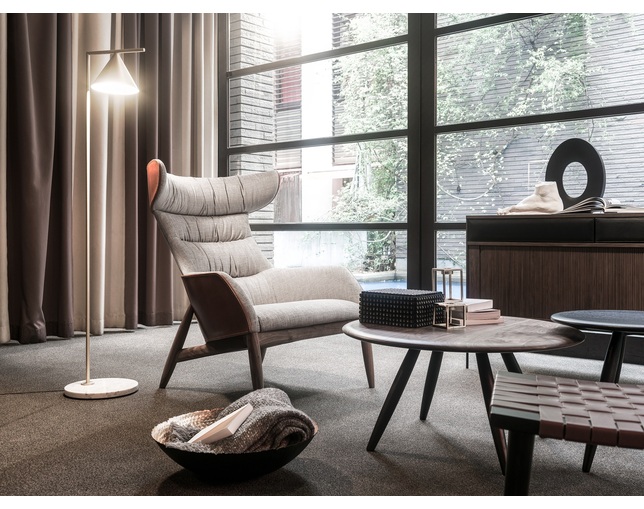 リッツウェル(Ritzwell) BEATRIX high-back easy chair (L)の写真