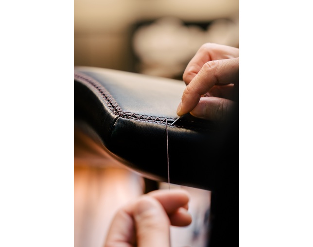 リッツウェル(Ritzwell) RIVAGE (HAND STITCH) easy chairの写真