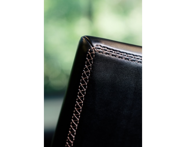 リッツウェル(Ritzwell) RIVAGE (HAND STITCH) easy chairの写真