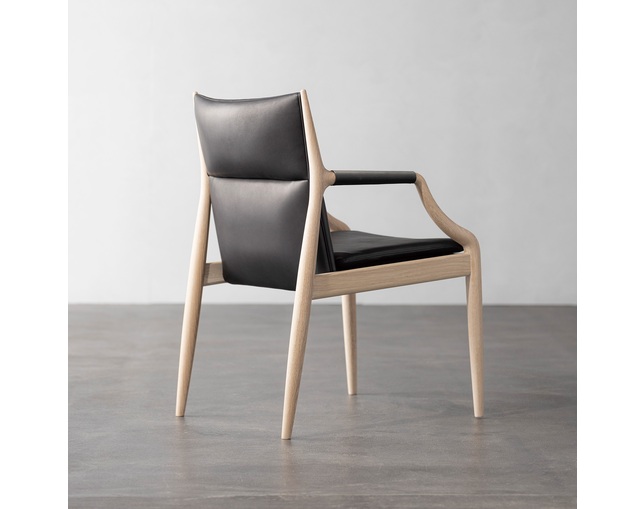 リッツウェル(Ritzwell) CONSTANTINO armchairの写真