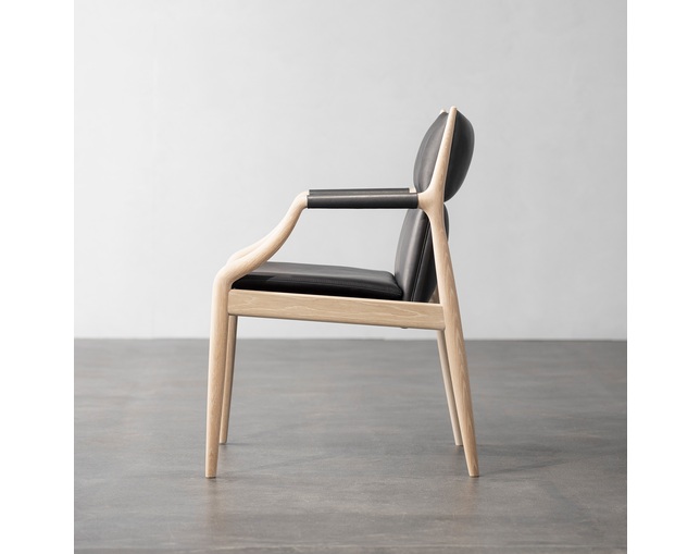 リッツウェル(Ritzwell) CONSTANTINO armchairのメイン写真
