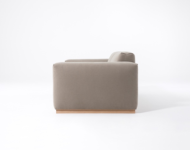 TRISHNA JIVANA(トリシュナ・ジバーナ) Mardava Sofa 3Pのメイン写真