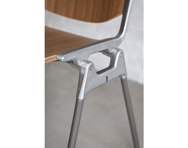 クラッシュプロジェクト(CRUSH CRASH PROJECT) カステル チェアの写真