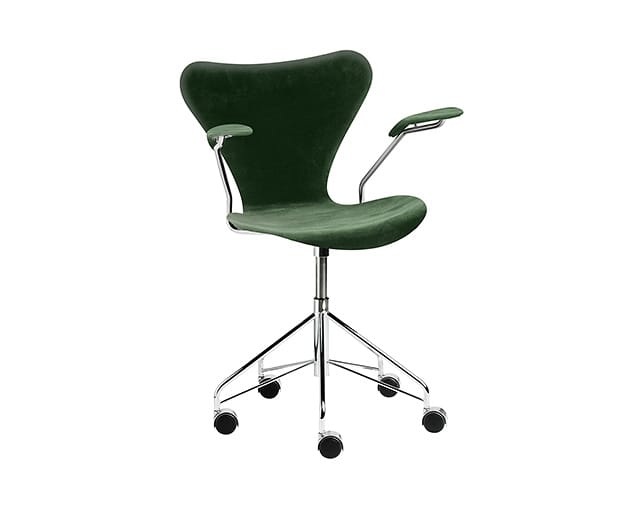 フリッツハンセン(Fritz Hansen) SERIES 7 SWIVEL ARMCHAIR (キャスター付回転ベース、フルパディング)の写真