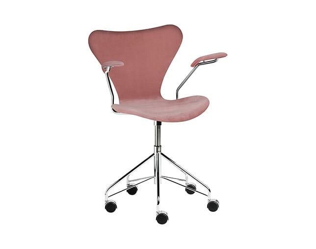 フリッツハンセン(Fritz Hansen) SERIES 7 SWIVEL ARMCHAIR (キャスター付回転ベース、フルパディング)の写真
