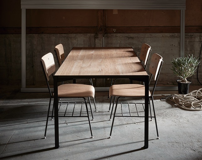 インダストリアルデザイン(INDUSTRIAL DESIGN) CHESTER dining table 180の写真