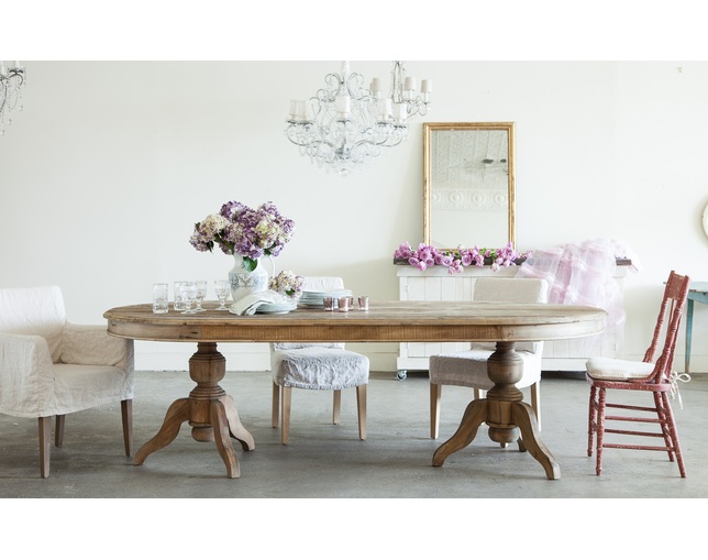 レイチェル アシュウェル シャビーシック クチュール Oval dining tableの写真