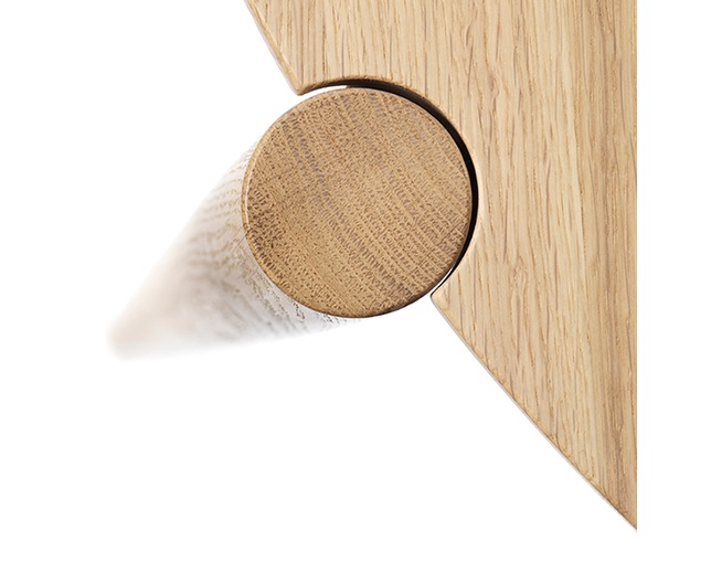 FDB MOBLER(エフディービー・モブラー) D102 Mini Table (φ550) Naturalの写真