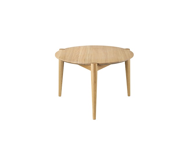 FDB MOBLER(エフディービー・モブラー) D102 Mini Table (φ550) Naturalの写真