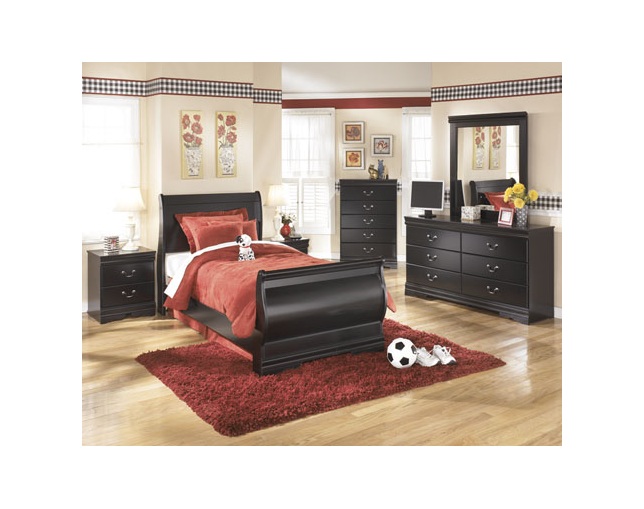 Ashley Furniture HomeStore(アシュレイ ファニチャー ホームストア) Huey Vineyard Bed Frame With Wood Foundationの写真