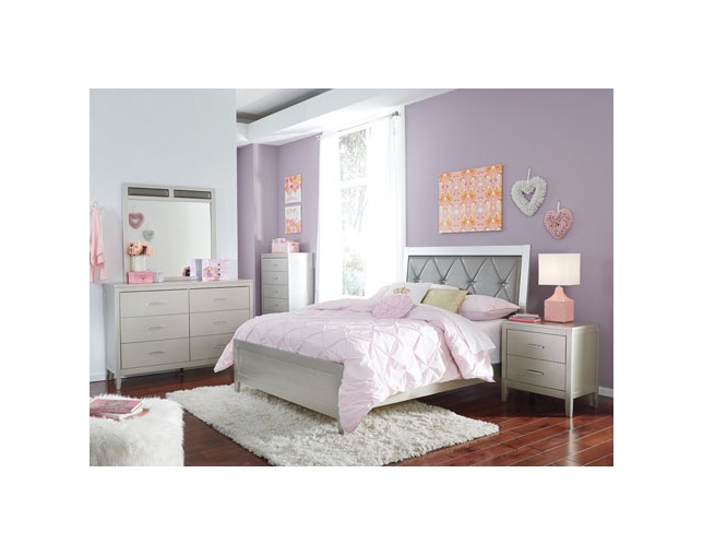 Ashley Furniture HomeStore(アシュレイ ファニチャー ホームストア) Olivet Bed Frame With Wood Foundationの写真