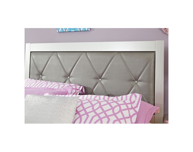 Ashley Furniture HomeStore(アシュレイ ファニチャー ホームストア) Olivet Bed Frame With Wood Foundationの写真