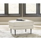 Ashley Furniture HomeStore Hazela Ottoman(4110314)の写真