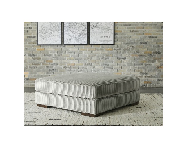 Ashley Furniture HomeStore(アシュレイ ファニチャー ホームストア) Lindyn Oversized Accent Ottoman(2110508)の写真