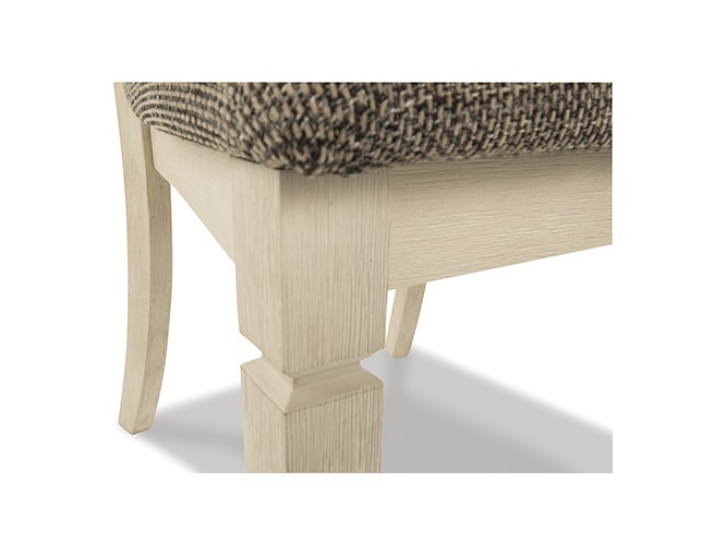 Ashley Furniture HomeStore(アシュレイ ファニチャー ホームストア) Bolanburg Dining UPH Side Chair(D647-01)の写真