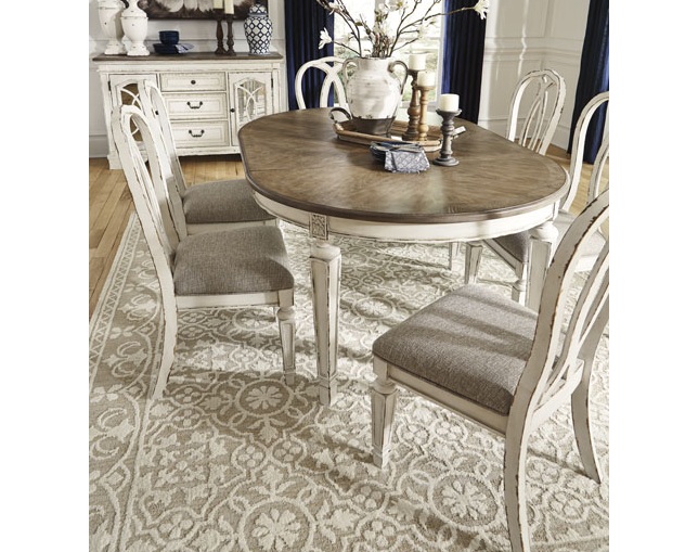 Ashley Furniture HomeStore(アシュレイ ファニチャー ホームストア) Realyn Dining Table(D743-35)の写真