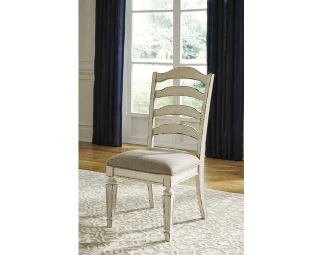 Ashley Furniture HomeStore(アシュレイ ファニチャー ホームストア) Realyn Dining Room Chair(D743-01)の写真