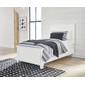 Ashley Furniture HomeStore Fortman Bed Frame With Wood Foundation(B680B6,8)の写真