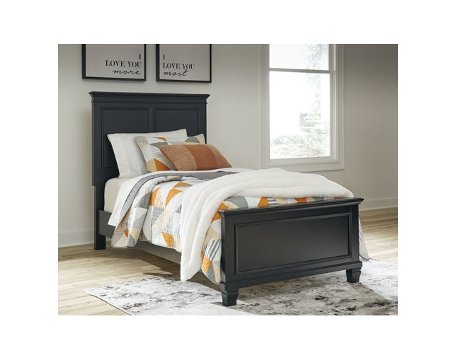 Ashley Furniture HomeStore(アシュレイ ファニチャー ホームストア) Lanolee Bed Frame With Wood Foundation(B687B2,4)の写真
