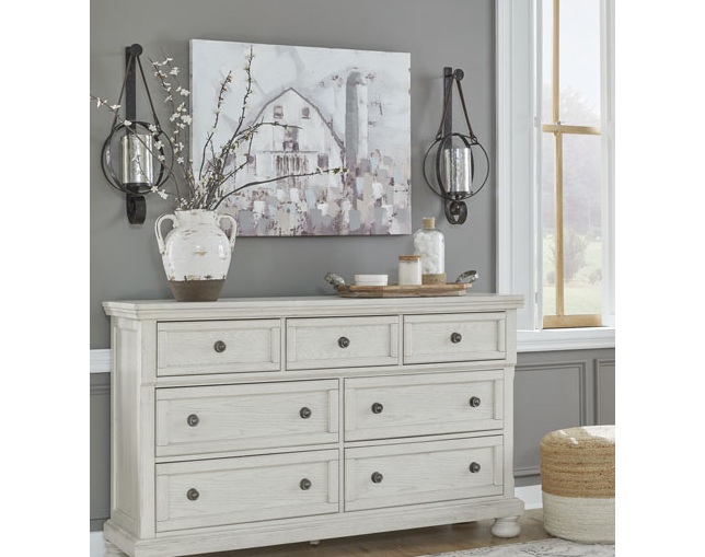 Ashley Furniture HomeStore(アシュレイ ファニチャー ホームストア) Robbinsdale Dresser(B742-31)の写真