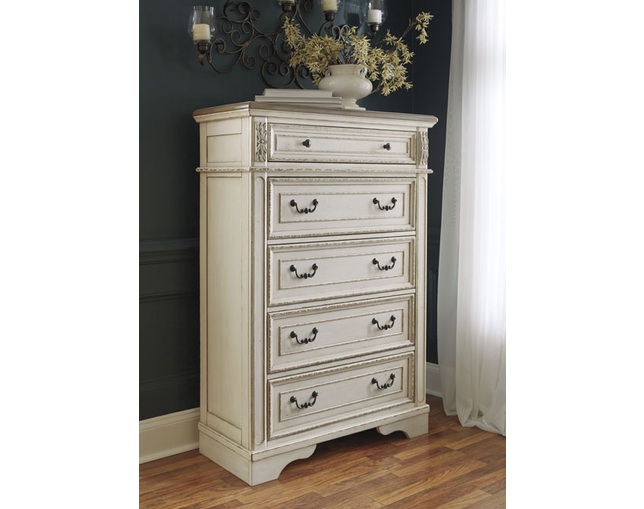 Ashley Furniture HomeStore(アシュレイ ファニチャー ホームストア) Realyn Chest(B743-46)の写真