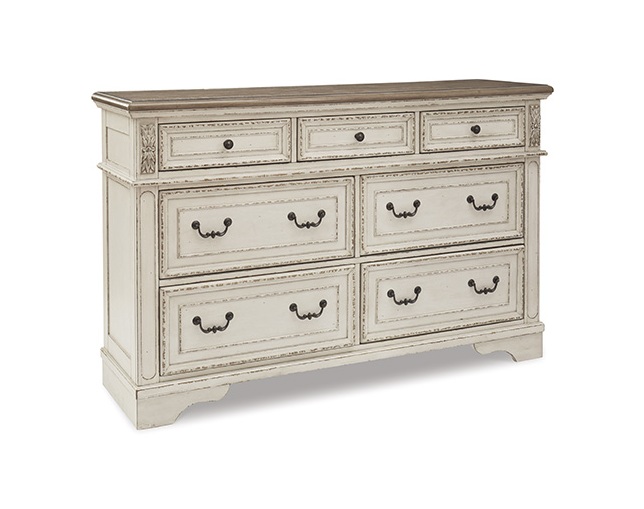 Ashley Furniture HomeStore(アシュレイ ファニチャー ホームストア) Realyn Dresser(B743-31)の写真