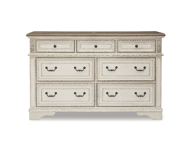 Ashley Furniture HomeStore(アシュレイ ファニチャー ホームストア) Realyn Dresser(B743-31)の写真