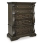Ashley Furniture HomeStore Maylee Chest(B947-46)の写真