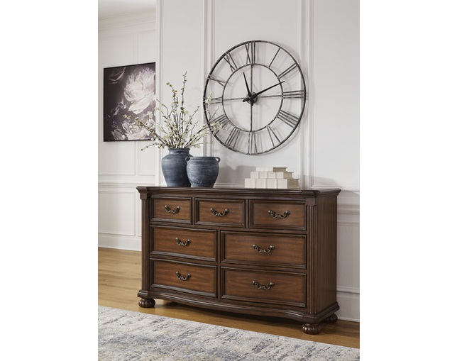 Ashley Furniture HomeStore(アシュレイ ファニチャー ホームストア) Lavinton Dresser(B764-46)の写真