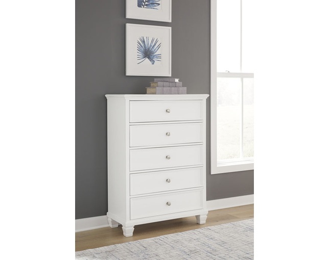 Ashley Furniture HomeStore(アシュレイ ファニチャー ホームストア) Fortman Chest (B680-46)の写真